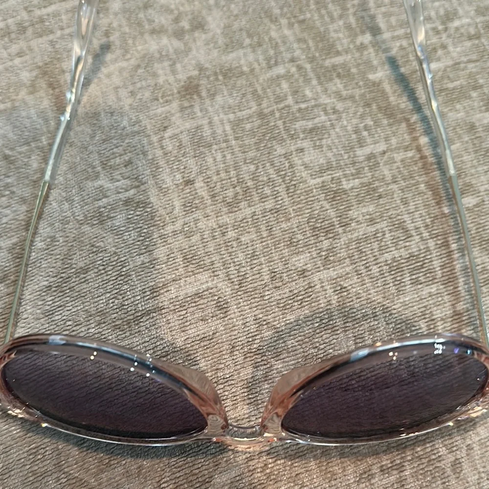 Ray-Ban Pink Erika new in box - Picture 3 of 8